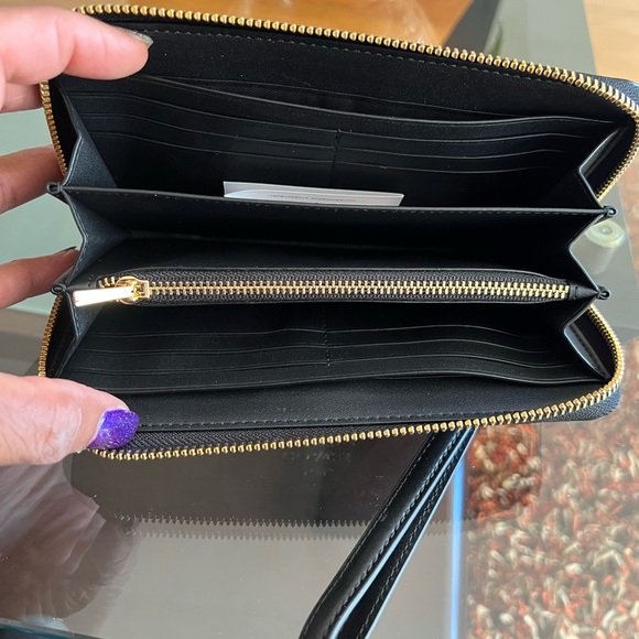 Coach purse with matching wallet. - Picture 13 of 13